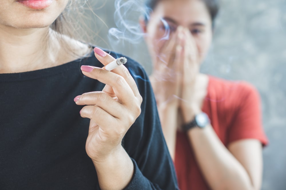 空気清浄機で受動喫煙は防げるのか？実際の効果と注意すべきポイント